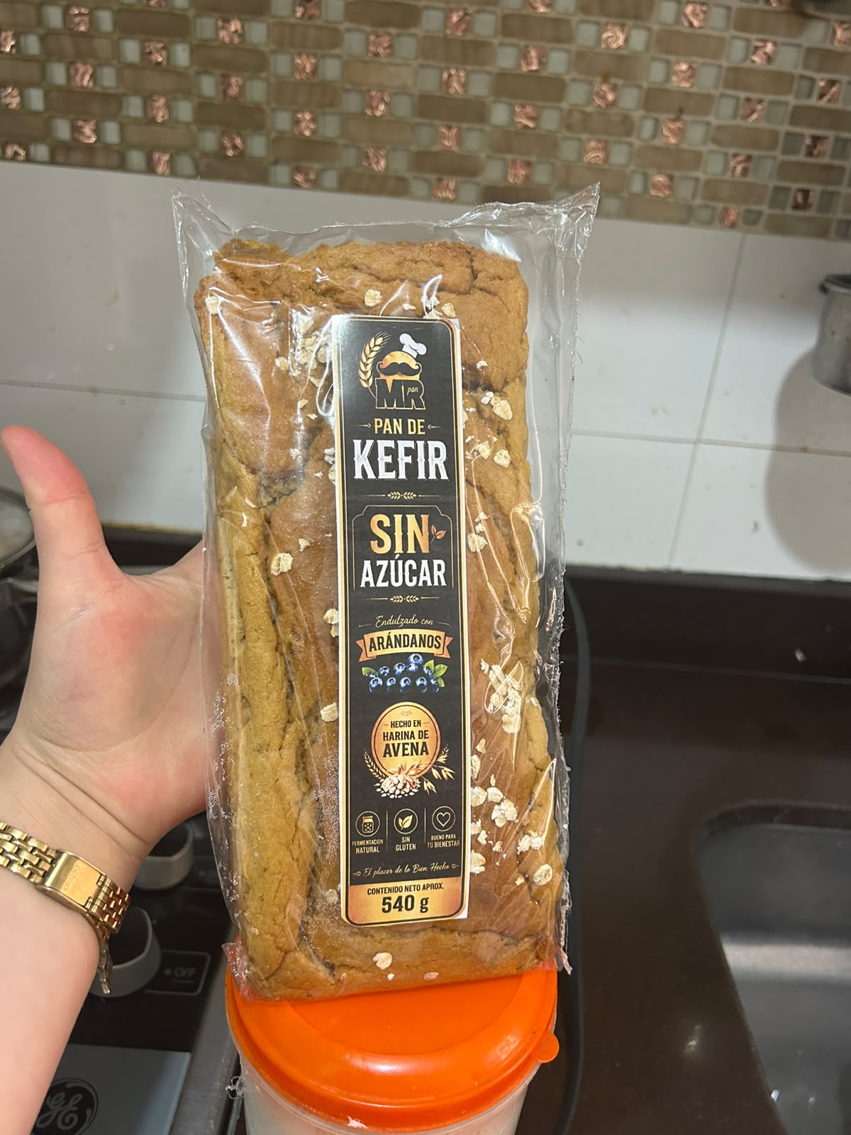 Pan de kéfir sin azúcar con harina de avena y arándanos en su empaque